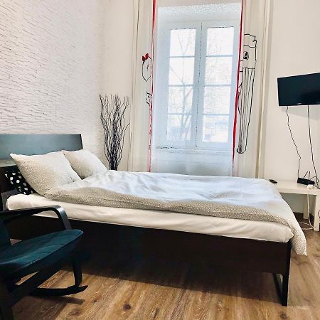 Apartament W Centrum :) Krakow Bagian luar foto