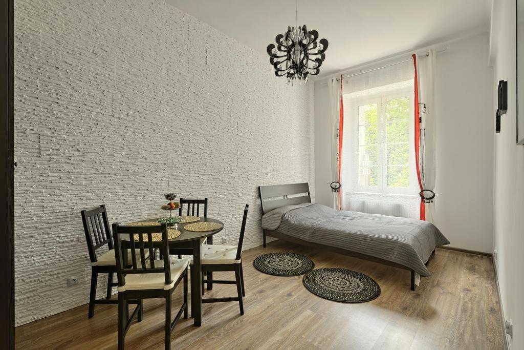Apartament W Centrum :) Krakow Bagian luar foto